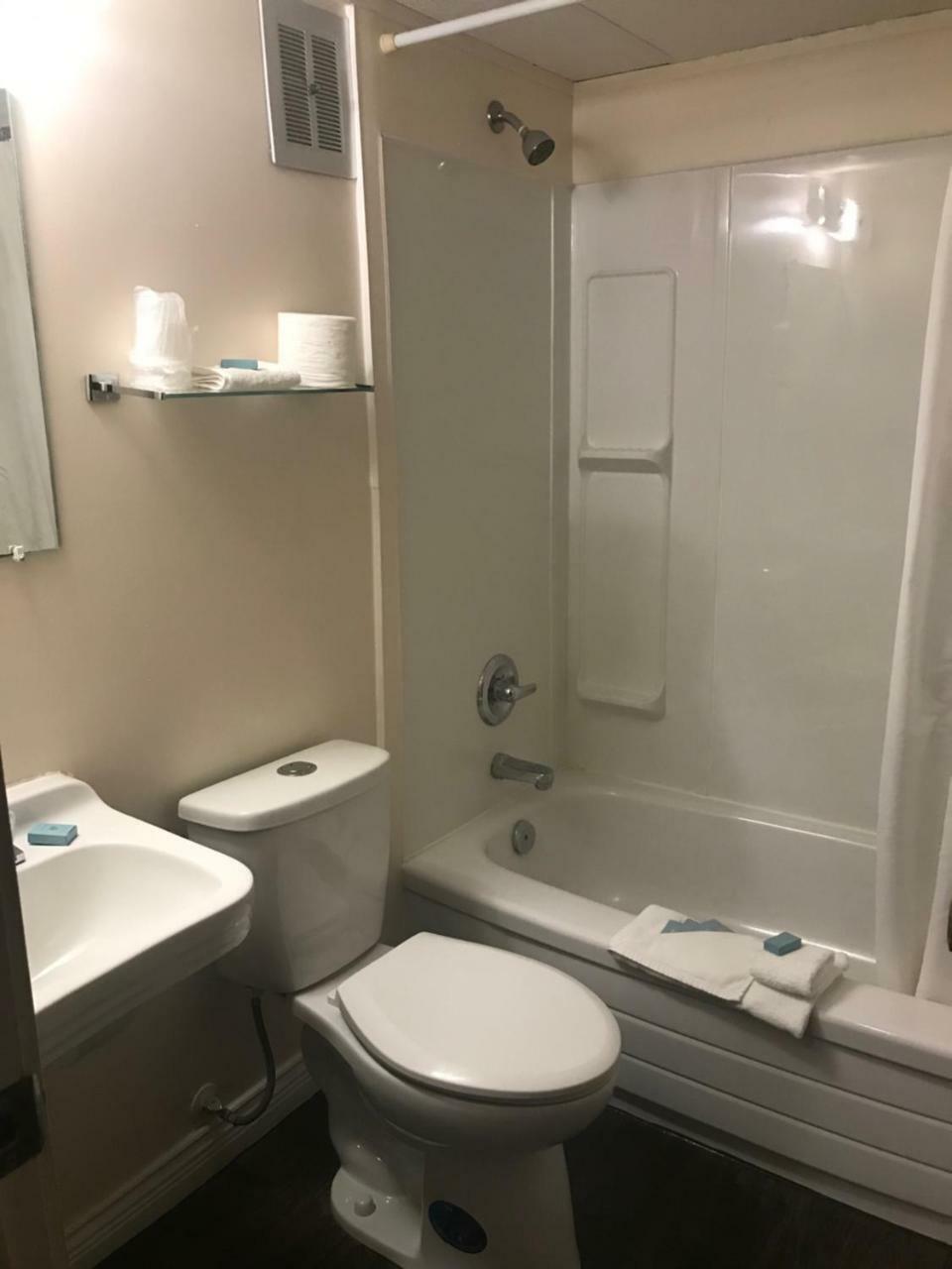 Oasis Hotel Кэш-Крик Экстерьер фото