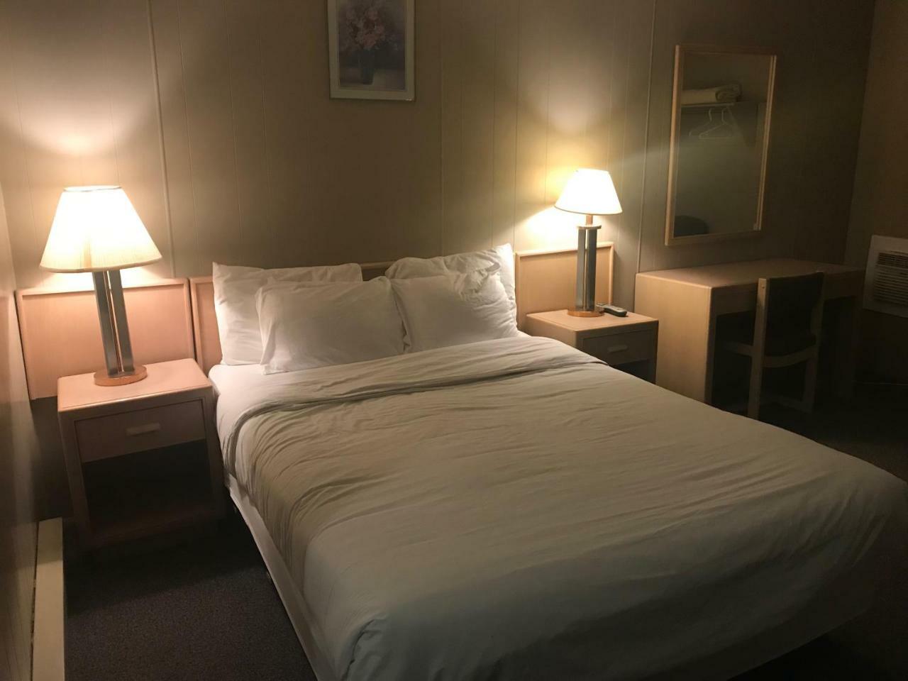 Oasis Hotel Кэш-Крик Экстерьер фото